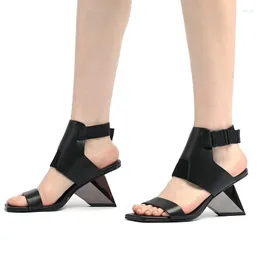 Sandalet Dilalula 2023 Marka Kadınlar Orijinal Deri Moda Strange Style Yaz Tokalı Kadınlar Kadınlar