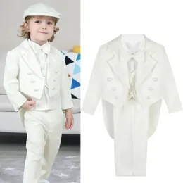 Jackor 2023 Fashion Baby Boys Suit Baptism Outfits Spädbarn Classic Tuxedo Toddler Wedding Formal Party Clothing White Long Sleeve Sets 231110