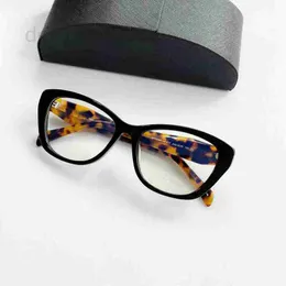 Designer de armações de óculos de sol Armação de óculos feminino olho de gato Costura de placa preta Pernas de lente de bico de falcão Óculos ópticos PC4M