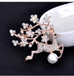 브로치 Moonrocy Rose Gold Color Crystal Brooch Ol Deer Trendy Flower 여성을위한 귀여운 합성 진주 보석 선물 선물 드롭