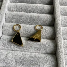 Diamant Tri-Agel Symbole Design Black Stud Hoop Women Gold Sier Letter Grave Dangle Earrings Girls Wedding Jewelry
