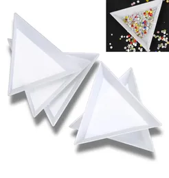 30 PCSホワイトプラスチック三角丸いソーティングトレイ用ラインストーンビーズクリスタルツール5228630
