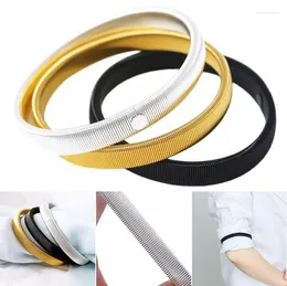 Fingerlose Handschuhe 1PC Herrenarmbänder elastische Armringe Unisex Stretchy Metal Sleeve Strumpfchen Herren elastizierter Bandhemdhalter