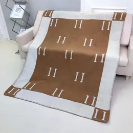 Divano di design Scialle europeo Ufficio quadrato Pisolino Aria condizionata Coperta casual alla moda 140 * 175 cm