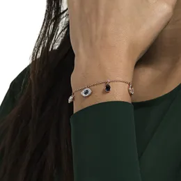Charm-Armband mit symbolischem bösen Blick für Damen, blau-weißer Kristall, rosévergoldet, plattiert, Einheitsgröße