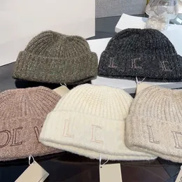 Tasarımcılar Şapkalar Erkek Kadınlar Sıcak Beanie Sonbahar Kış Beanie/Kafatası Kapakları Termal Örgü Şapka Marka Yüksek Kaliteli Hediye Kafatası Şapkası Lüks Yeni Sıcak Kapak Kafatası Kapakları