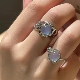 Cluster Ringe Eleganter weißer Opal unregelmäßiger Kristallring Mode Vintage Metall hohl offen verstellbare Ringe für Frauen Mädchen Ring trendiger Schmuck 230403