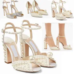 Brider Topuklar Marka Sacaria Elbise Düğün Ayakkabıları İnci Düzenli Satin Platform Sandalet Zarif Kadınlar Beyaz Gelin İncileri Yüksek Topuklu Bayanlar Pompalar EU35-43