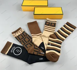 Neue Herren Damen Designer-Socken 5 Paar Luxus-Klassiker-Buchstaben-Herbst-Winter-Baumwollstrümpfe Sport Four Seasons Lange Socken Paar Hochwertige Unterwäsche Herrensocken 2024