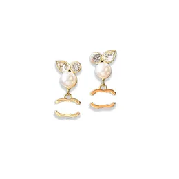 Designer Dangle Stud -oorbellen voor vrouwen Stamp Chandelier Brand 18K Gold vergulde Crystal Rhinestone Fashion Women Temperament Earring Bruiloft Joowerlry