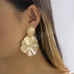 Vintage Gold Color Flower Pendant Dangle Earrings Fashion Irregular Metal Earrings For Women Party Brincos Jewelry