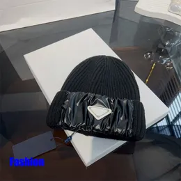 Designer Dark Triangle Beanie Fashion Bonnet Hat Män kvinnor Beanies Knit Skull Cap P Classic High Quality Winter Hats