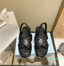 2 Uilted Nappa Leather CrissCross Flatform Sandals Black White Luxury Slipper Women Shoes Flat Flops Shumer Slides 33 Beach Womens Designer Sandal