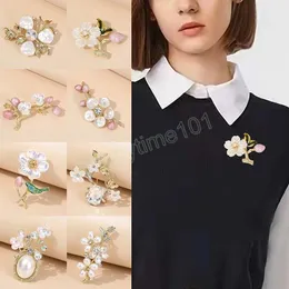 Imitacja Pearl Plum Blossom Brooche Pins for Women Crystal Rhinestone Flowers Broothes Wedding Party Biżuteria Prezenty