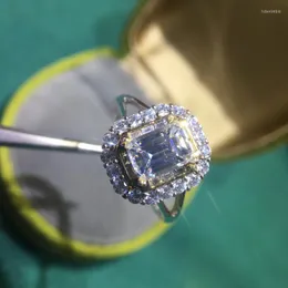 Pierścienie klastra srebrne 925 Oryginalny test diamentu obok 1 szmaragdowego cięcia d Color Moissanite Gold Edge Edge Pierścień Genialna biżuteria z kamienia szlachetnego