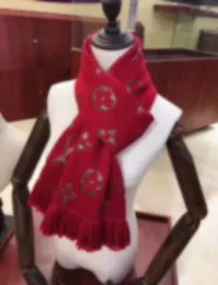 Дизайнерский шарф Роскошный шарф Письмо Дизайнерский сплошной цвет Теплый рождественский подарочный шарф Темперамент Универсальный стильный дизайн Модный шарф для отдыха