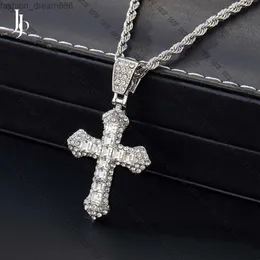 Jojo Fashion Highted Iced Out Moissanite Pendant Cross VVS Diamond Necklace for Men