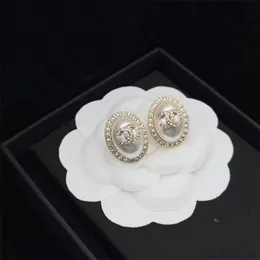 2023 New Fashion Hoop Earrings 럭셔리 파티 홀리데이 선물 여성 귀걸이 다이아몬드 진주 귀걸이 고품질 18K 골드 디자이너 귀걸이 보석