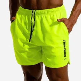 Męskie szorty Fluorescencyjne zielone letnie fitness Jogger Mężczyźni prowadzący trening sportowy Szybki suchy trening siłowni Athletic Fit 230404