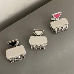 Women Triangle Letter Claw Clips Designer Metal Hair Clamps Girl cute Barrettes Fashion Hair Jewelry