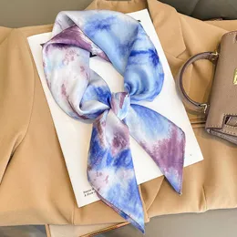 Sarongs 70 cm Soie Cheveux Écharpe Femmes De Luxe Imprimer Marque Cravate Femme Main Poignet Châle Wraps Foulard Hijab Bandana 2023 De Luxe P230403