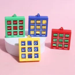 XO TIC-Tac-Toe Scacchi Portachiavi Ciondolo Giocattoli Bomboniera Simpatico cartone animato Macchina da gioco Scacchi Giocattoli Portachiavi Bambini Regalo di compleanno di Natale