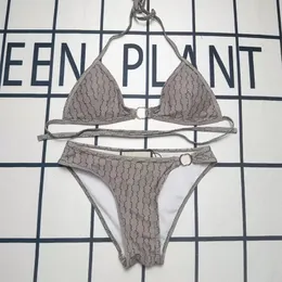 Bikinis Set Duple Letter Letter Impresso Toits de banho têxteis Designers de cadeia de metal mulheres set biquíni conjunto de roupas de banho sem costas com almofada