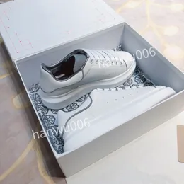 2023NEW Designer Buty Casual Sneaker Men Men Sneakers Panda Białe czarne szare mgły zielone jabłko potrójne różowe żagiel Chicago Kentucky Mens Sports Buty