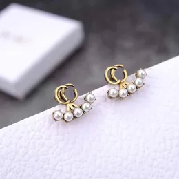 Stylish scalloped pearl stud earrings aretes orecchini women's luxury designer jewelry in vintage brass for engagement anniversary gifts accessory