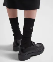 Lüks Tasarımcı Pamuk Çoraplar Kadınlar İçin Çorap Çoraplar 2023 Yeni Bayanlar Seksi Tam Mektup Baskılı Çorap Stocking Kaliteli Hediyeler 3 Renk Dropship