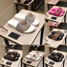 2023 Paris kvinnor Luxurys berömda designers Sandaler tofflor Fashion Summer Girls Sandale Beach Womens Sandal Slides Flip Flops Shoes 35-46