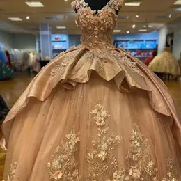 2023 Szampańskie Złotne sukienki Quinceanera z 3D Floral Applique Warstwowa z koralikami długość podłogi Tiul Corset Back 16 Party Prom Ball Even Evidos 403 403