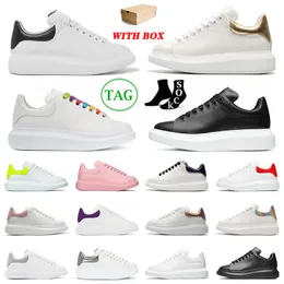 Hot 2023 Designer de chegada tênis de corrida de tamanho grande mocassins homens homens pretos tênis de couro dourado branco tênis planos tênis de soldagem tamanho 36-45