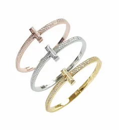 2022 New Luxury Tennis Full Diamond Crystal T Bracelet Brand Classic Designer Bracelet For Women Fashion Couple Cuff Bracelets Sta1337614