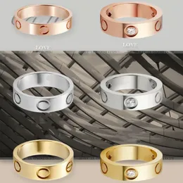 المرأة الحب رنين Men Designer Diamond Rings زوجين المجوهرات Titanium الصلب الأزياء الكلاسيكية الذهب Silver Rose أفضل هدية 4 مم 6 مم مربع أحمر