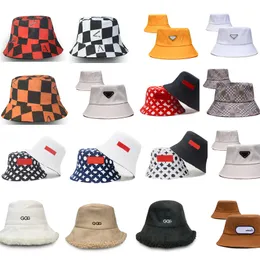 Erkekler için Yeni Kova Şapkası Tasarımcı Beyzbol Kapağı Lüks UNISEX DIŞ MODER SADECE YAZ SUN Visor Karışım Sipariş
