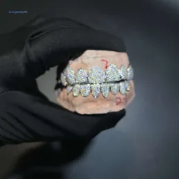 Skräddarsydd hiphop iced ut Sterling Sier smycken Deep Cut VVS Moissanite Diamonds Teeth Mouth Grillz