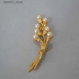 PINS BROCHES WP-017 WKT Vintage Classic Wheat Peral Carved Flower Breastpin för pendlardekoration Fashion Purity Exquiste Pearl Brosch Q231107