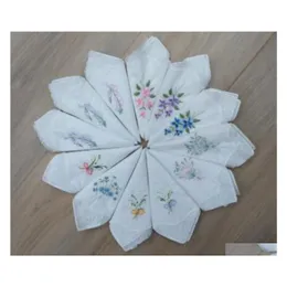Chusteczka domowa tkaniny z zestawu 12 kobiet biała bawełniana tkanina tkaniny ślubne krawędzie przegrzebki haft haftowany kwiat 12x12 w otlf8