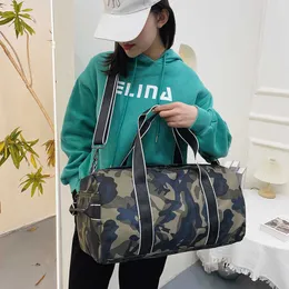 Duffle Bagss Fashionable Dry Wet Separation Operation and Fitness Bag Single Shoulder Yoga Short Distance Business Trip Portable Camouflage Travel Bag 230406