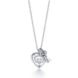 Tiffanyism Classic Designer Small Luxury T Family Silver Peach Lock Heart Lock Small Key Necklace Love Heart Heart Pendant Sway