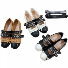 Bowties Sandals Classic Marka Pumps Top Skórzane buty Buty Paski Buty Dance Buty luksusowe butę damskie damskie sznurowate na zewnątrz miękkie dno