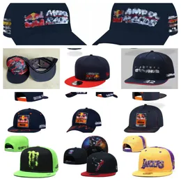 Hot Designer Hats All Team Logo Regulowane Snapbacks Fitted Hat Hafdery Fisherman Basketball Mesh Flex Sun Vailies Flat Hap Hip Sport Outdoor Cap Mieszanie zamówienie