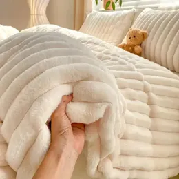 寝具セット冬の温かいサンゴフリースキルトカバーセット厚いぬいぐるみ布団カバーベッドマットレスフィットシート枕カバー