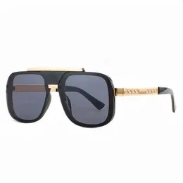 Designer-Sonnenbrille Mode Damen Persönlichkeit Metallkopf groß Standard dekorative Street Shot Anti-Ultraviolett-Brille