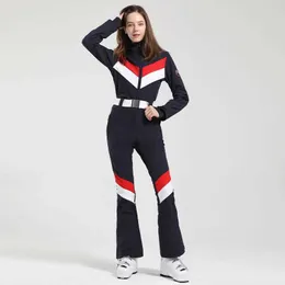 Andra sportvaror Skiddräkt Kvinnor One Piece Snowboard Bär Skims Vattentäta kvinnors vinterjackor 2023 Snow Coat Suit Cold Jumpsuit Overall Pants HKD231106