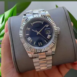 Relógio mecânico automático de dia/data masculino de alta qualidade, pulseira de aço inoxidável, relógio de safira, relógio de negócios de luxo, designer de moda, relógios masculinos com rosto com diamante