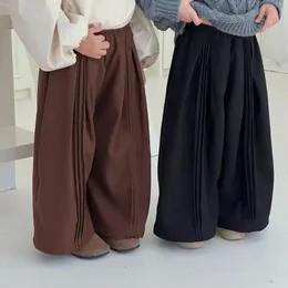 Pantaloni Pantaloni casual per bambini Abbigliamento per bambini Stile coreano 2023 Ragazzi e ragazze invernali Gamba larga in lana vintage Tinta unita semplice