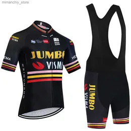 Set di maglie da ciclismo 2025 Set da ciclismo Jumbo Nero Team Pro Maglia da ciclismo Set di pantaloncini da bici Ropa Ciclismo Quick Dry Bicyc Maillot Abbigliamento 3 tasche Q231107