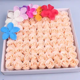 81 PCS Rose Soap Flower Set 3 طبقات 16 ألوان صلبة على شكل قلب روز صابون زهرة رومانسية حفل زفاف هدية بتلات مصنوعة يدويًا ديكور ديكور الأزياء